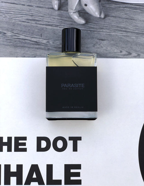 Discover the Fragrance of Moth and Rabbit No.12 Parasite EdP