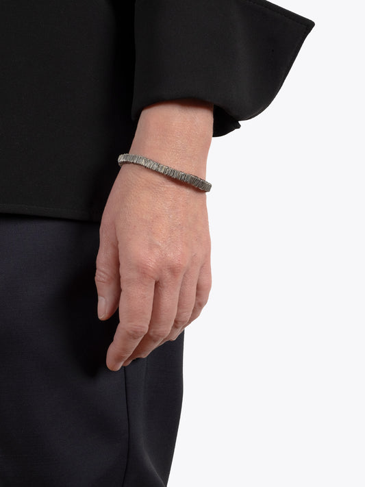 Goti BR1114 Sterling Silver Chain Bracelet With Hand Model Front View