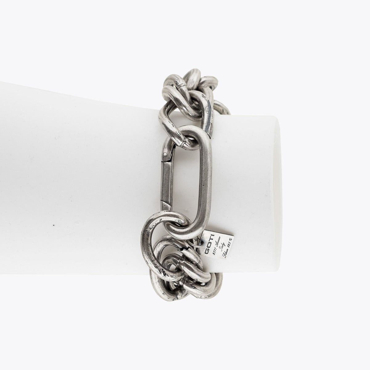 Silver double-link chain Goti Bracelet BR1111 on a white background