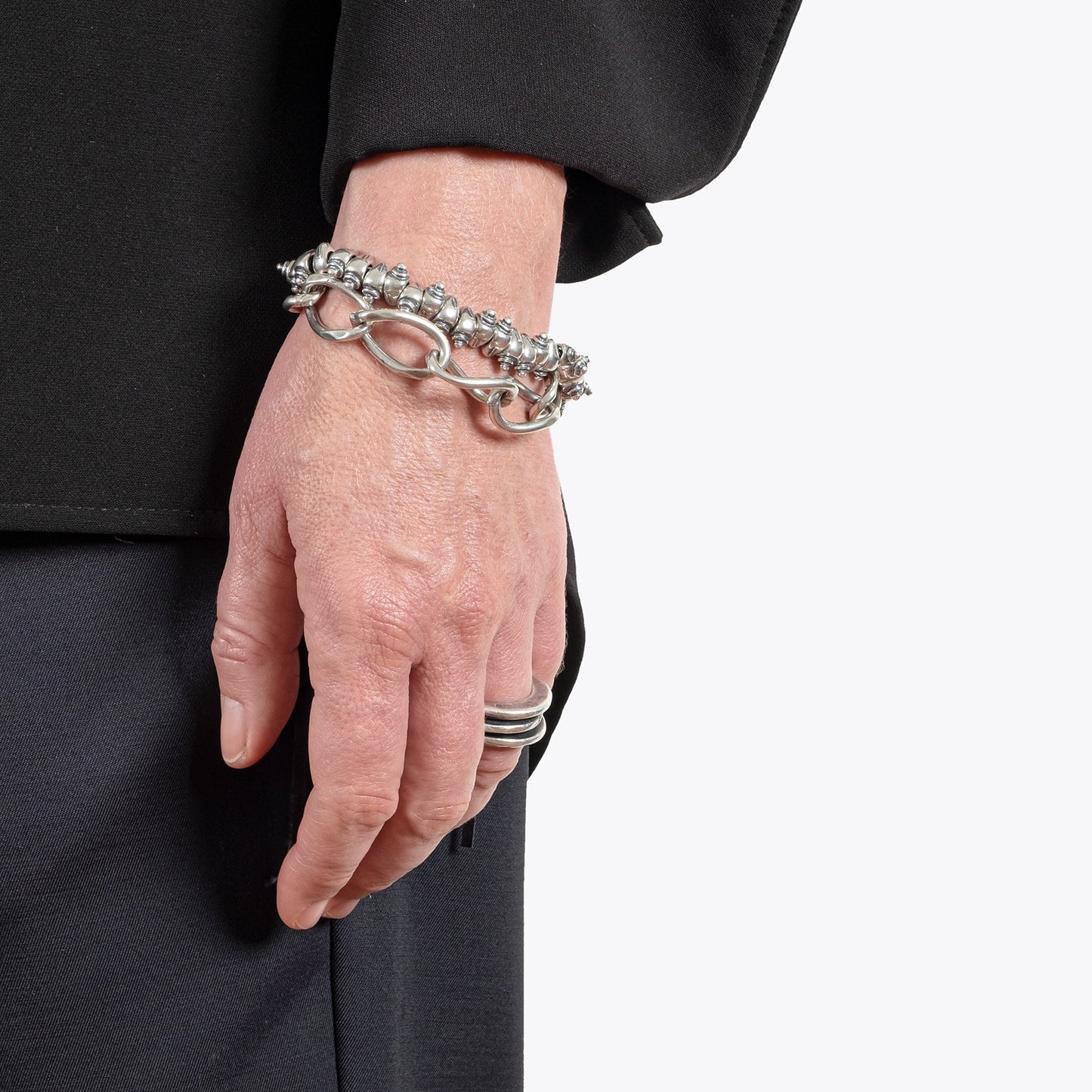 Goti BR1154 Silver Link Chain – Unisex Bracelet | Details Front View