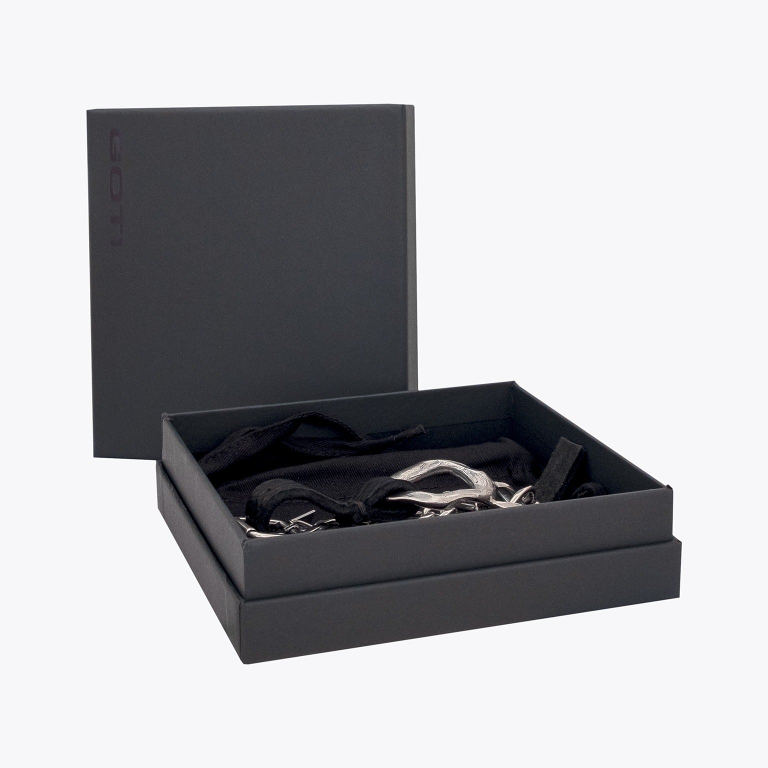 Goti BR514 Silver Rambo Chain – Unisex Bracelet | Box Front View