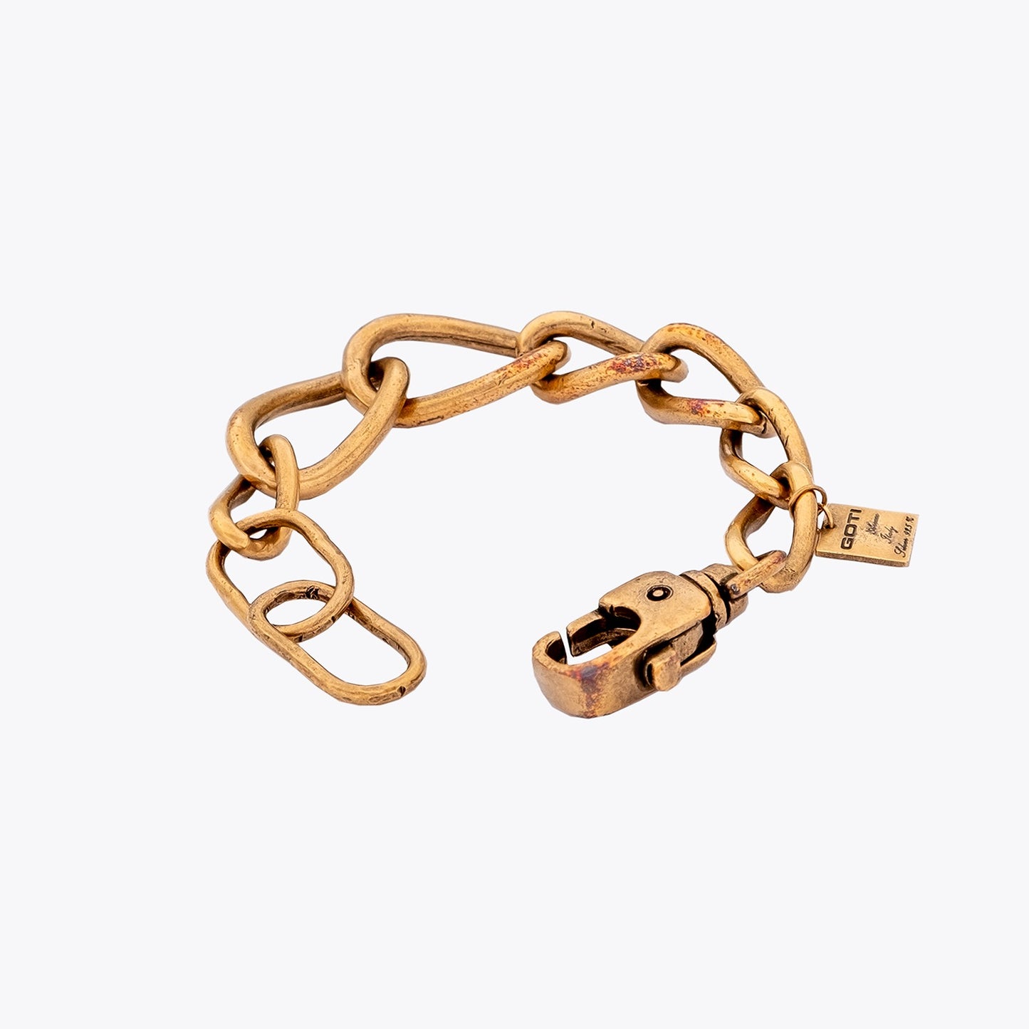 Goti Bracelet BR2022 Gold-Plated Silver Curb Chain with a clasp on a white background