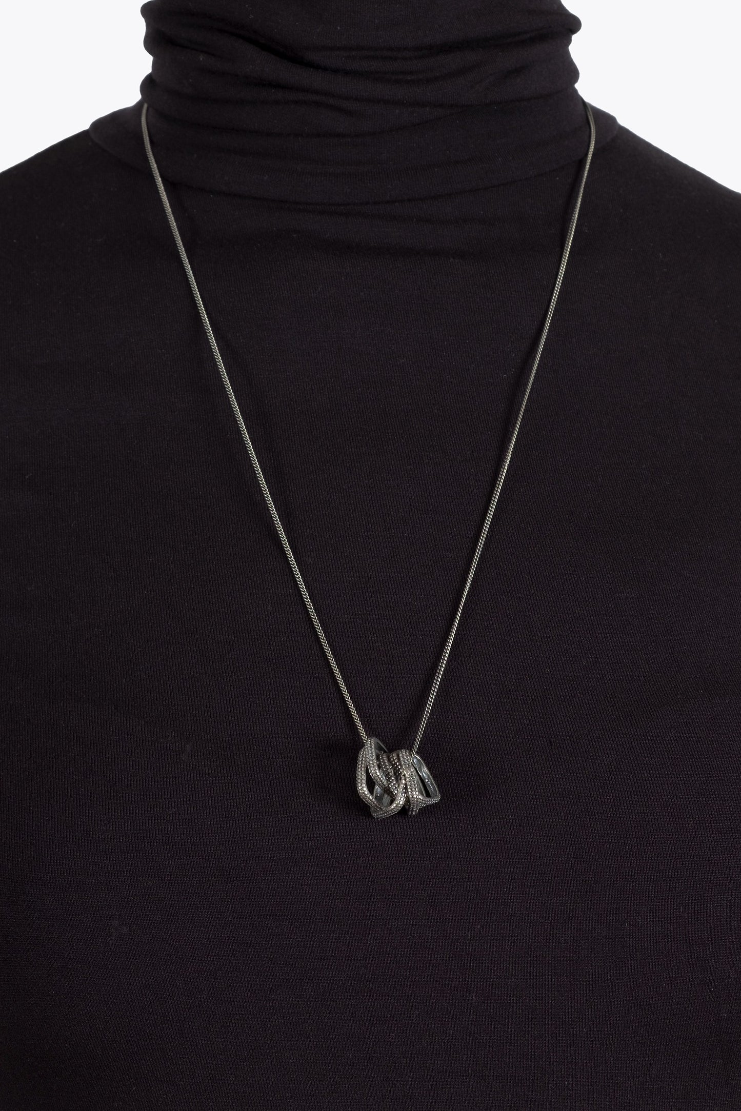 Goti CN914 Silver Curb Chain – Women's Necklace | Details on Model Front View